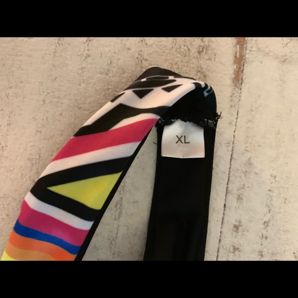 Bikini - Picture 3 of 4